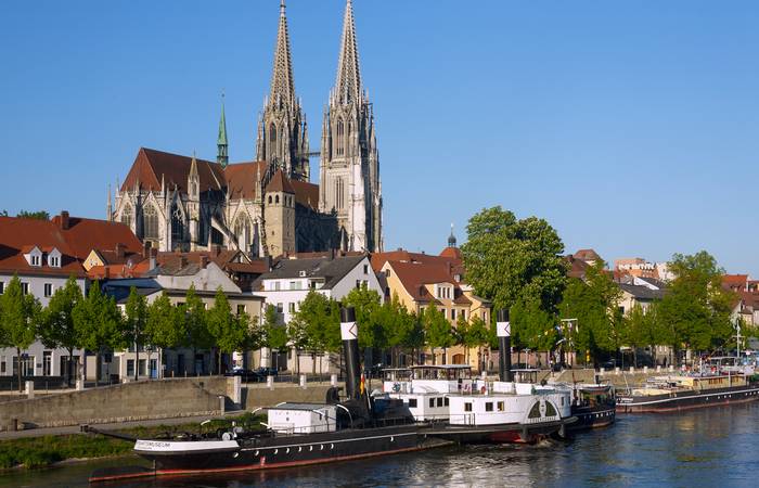 Die schönen Städte von Ostbayern sind genau für diejenigen, die Berge lieber meiden. (Foto: AdobeStock - hwtravel)